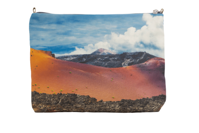 Pouch Montañas de Fuego
